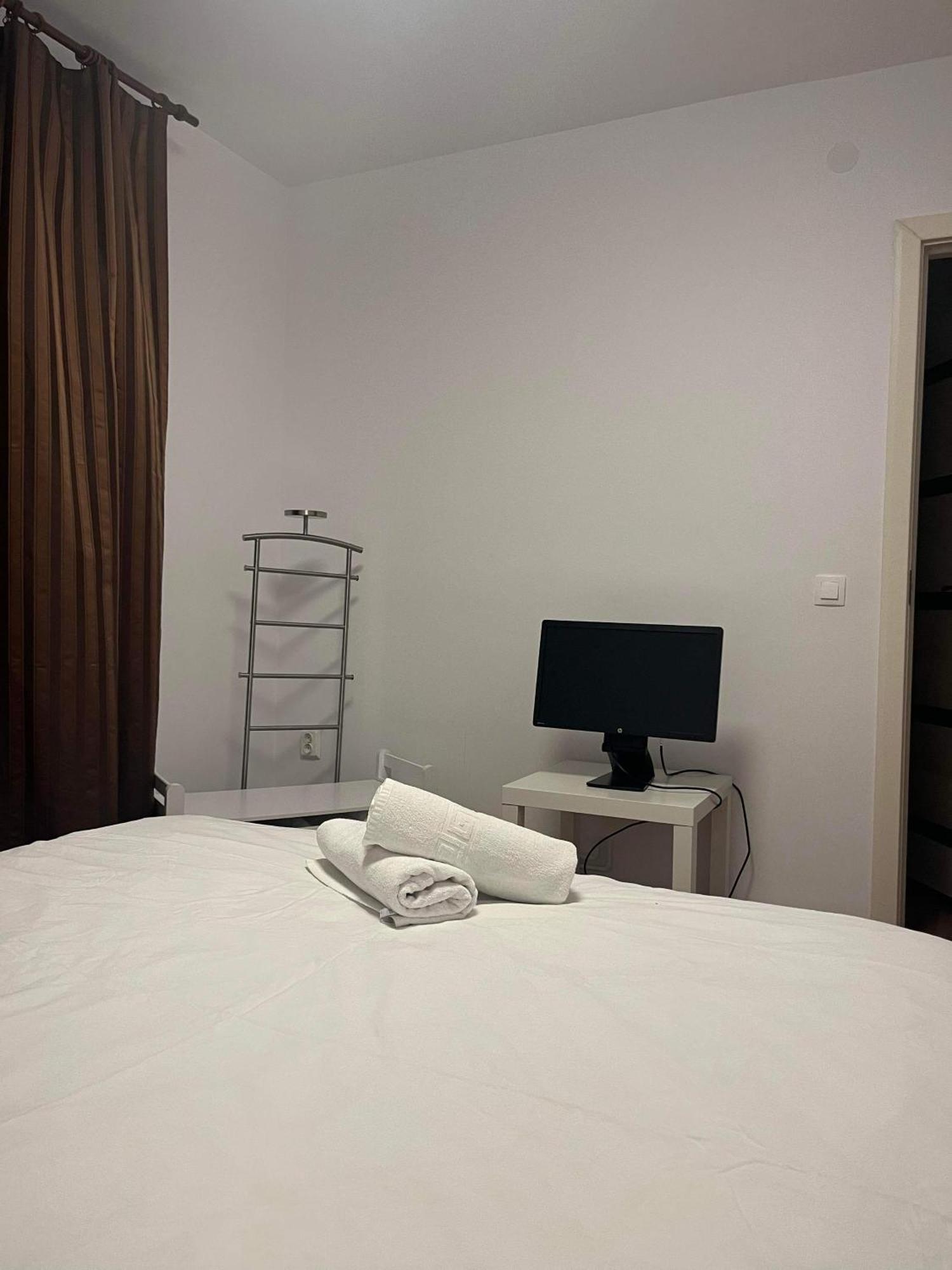 Peles Green Apartment & Piano Kaloşvar Dış mekan fotoğraf